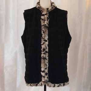 Chico’s Size 2 or XL Black Quilted Vest Faux Fur
